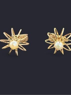 Vintage Gold Starburst Faux Pearl clip-on Earrings